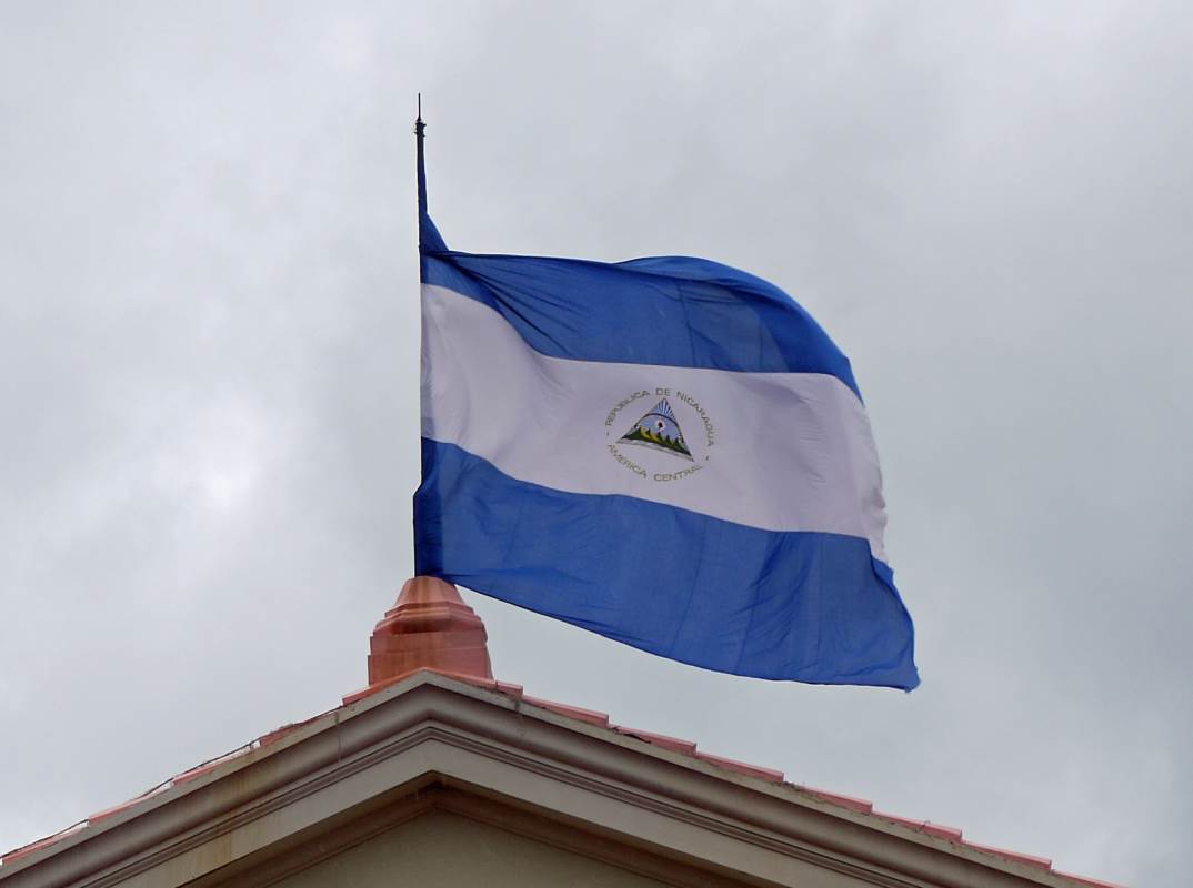 Vandersons - Costa Rica ja Nicaragua - kauni medali erinevad küljed